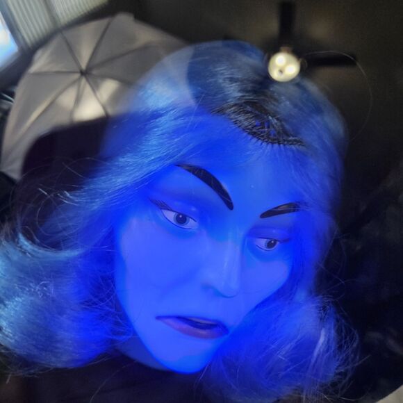 HAUNTED MANSION MADAME LEOTA ANIMATED CRYSTAL BALL SPEAKS GLOWS DISNEY GEMMY - Picture 7 of 11